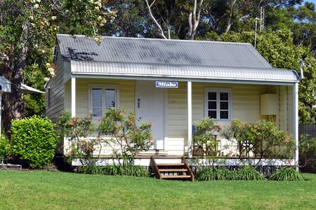 Minke Whalers Cottage circa 1926