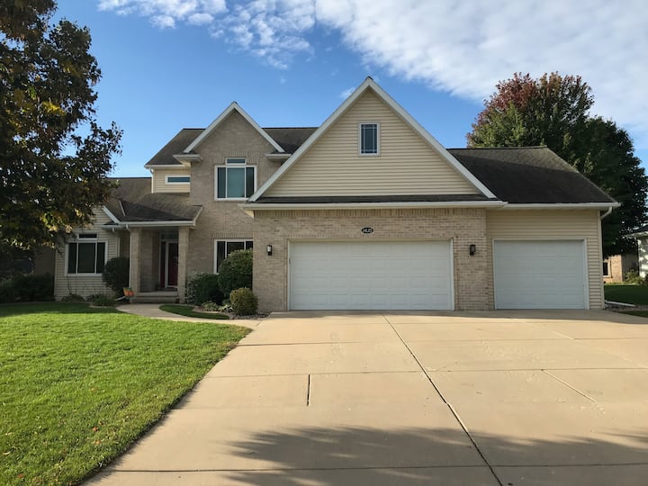 Spacious Green Bay Packer Home