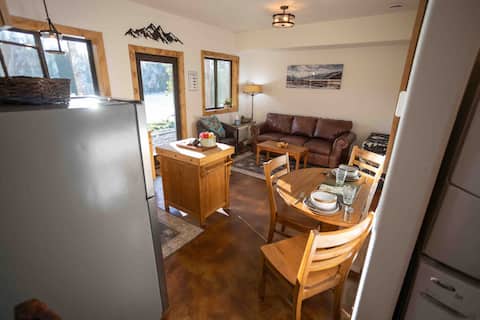 Popular Airbnb listing: Kenai Living Waters Lower level on the Kenai River in Sterling