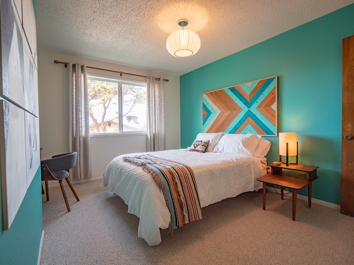 Queen bedroom #2 w/ peek ocean view and writing desk