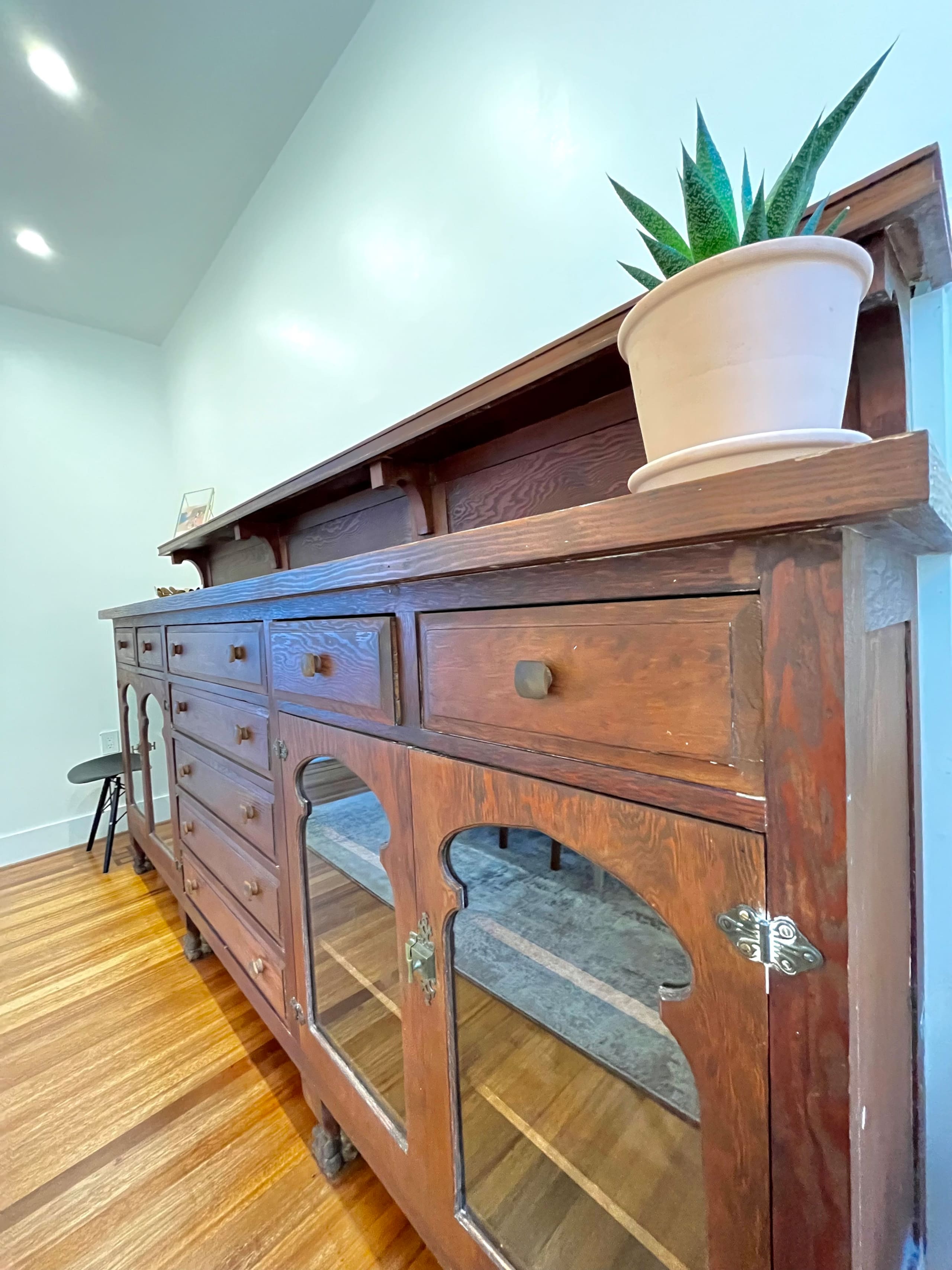 Home in San Francisco · ★4.97 · 5 bedrooms · 8 beds · 2 baths - Image 16