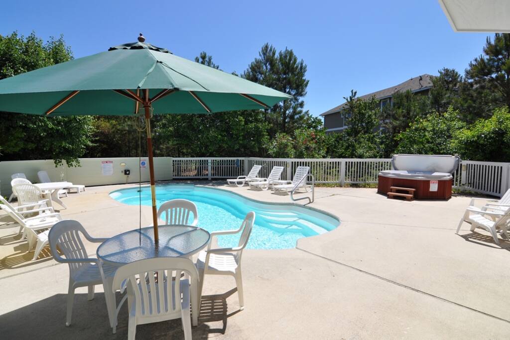 CC125: Tee's Tease | Private Pool and Hot Tub Area