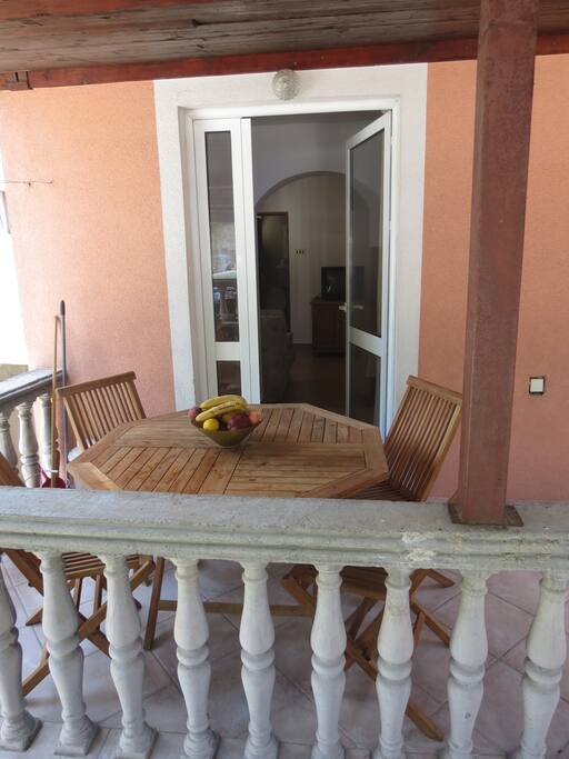 balcony