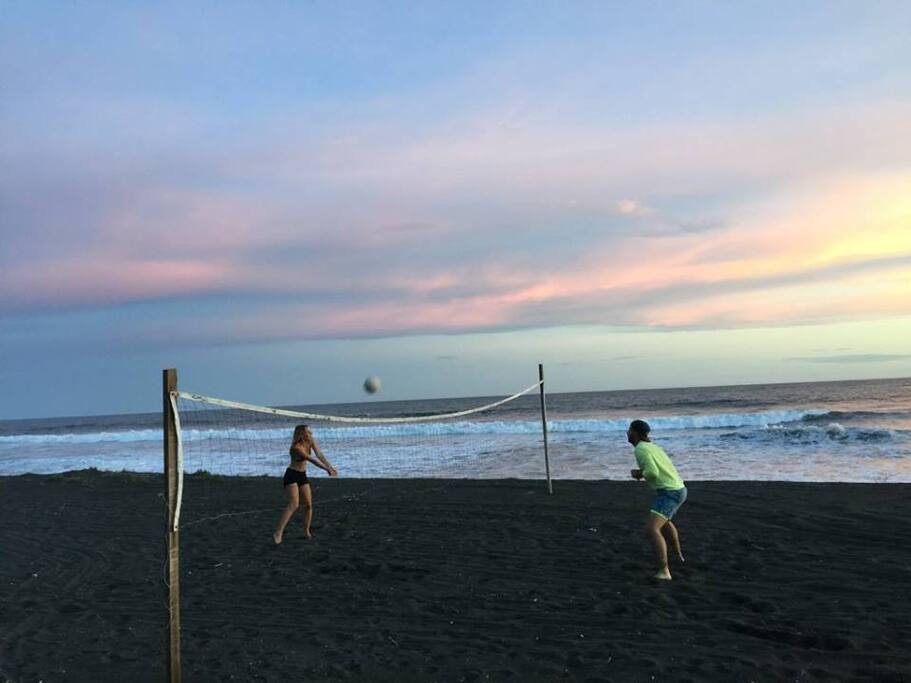 Area de volleyball de playa para entretenimiento
