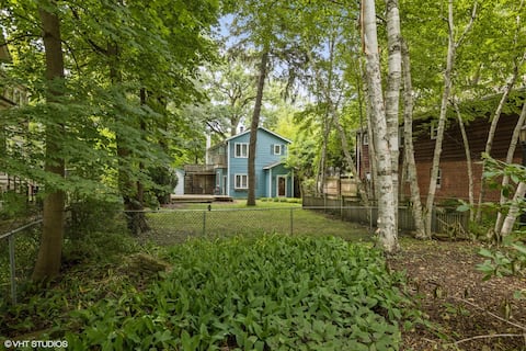Wilmette "Treetops" Getaway