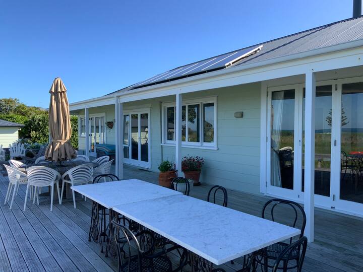 beach front and private Houses for Rent in Waimarama, Hawke's Bay