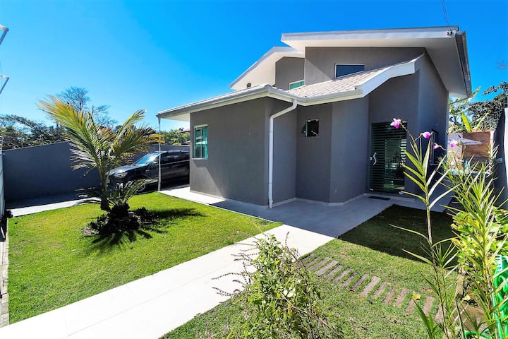BEAUTIFUL HOUSE WITH POOL IN BOMBINHAS