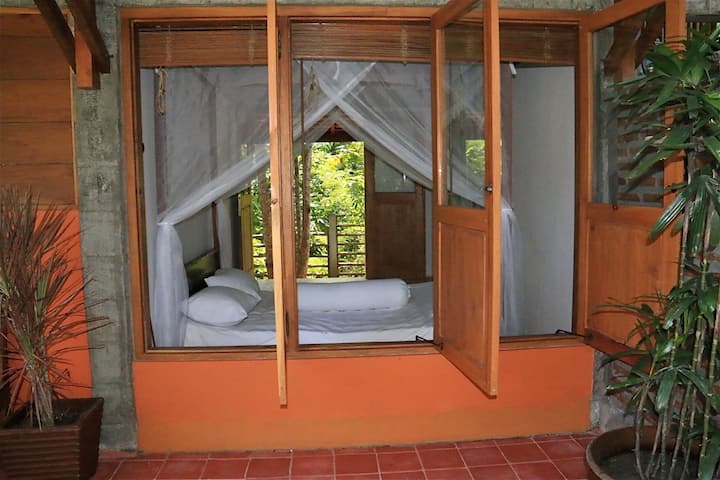 Room with view, kitchen, hot water, unlimited wifi