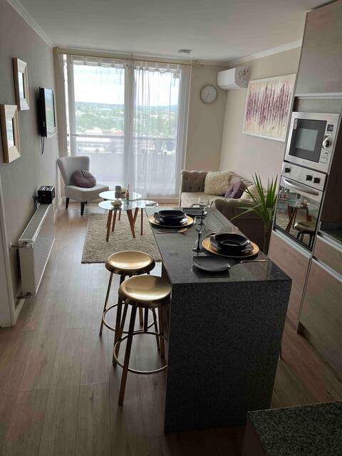 Equipped central apartment