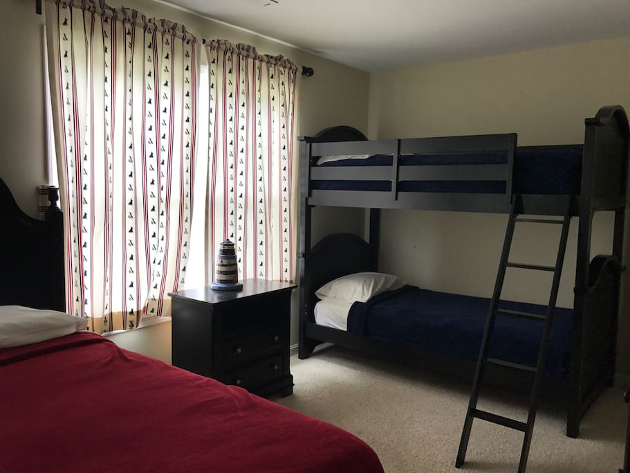 Main Floor 3rd bedroom with 1 set of bunk beds