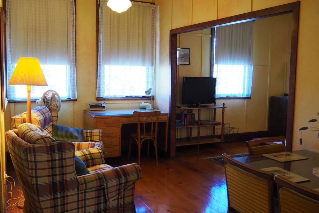 Sitting/Lounge Room