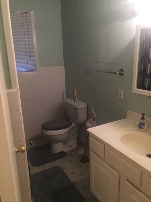 Full shared bathroom