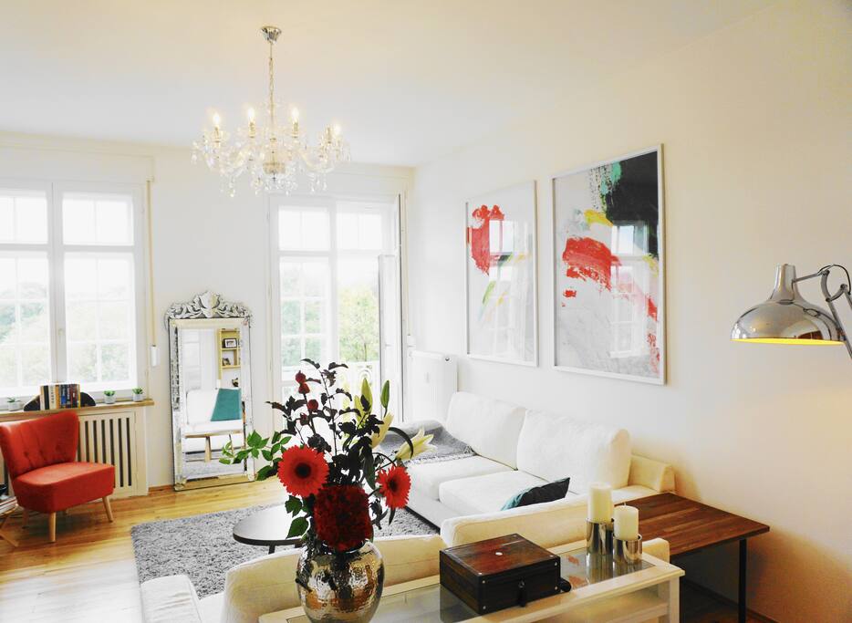 The room is furnished with an eye for details.