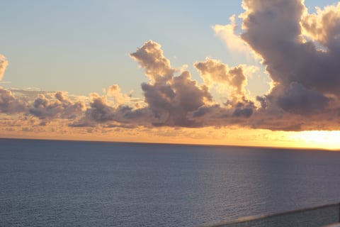 Beautiful Penthouse with Panoramic Sea Views