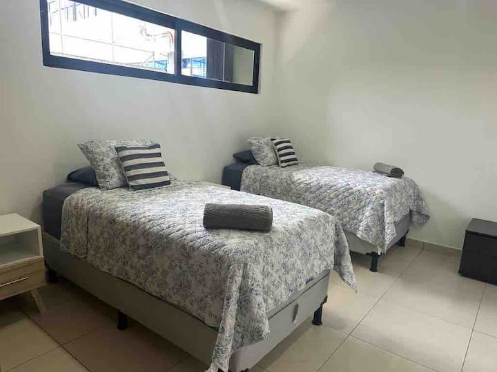 Schlafzimmer 2