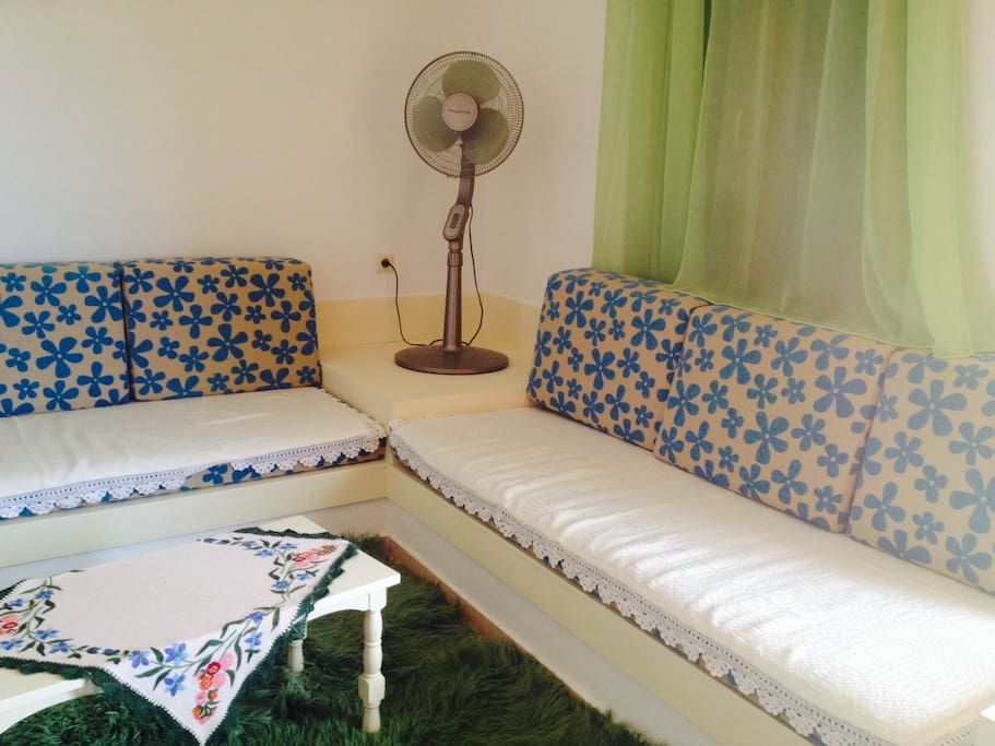 Livingroom/additional beds area