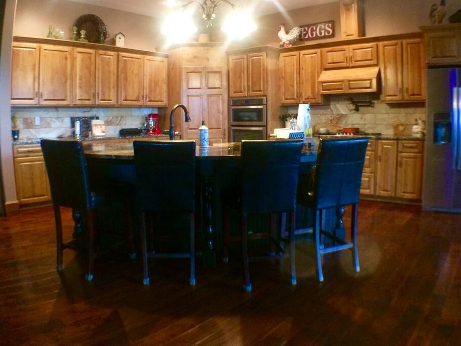 Gourmet Kitchen to enjoy your complimentary breakfast or for you to use to cook yourself!
