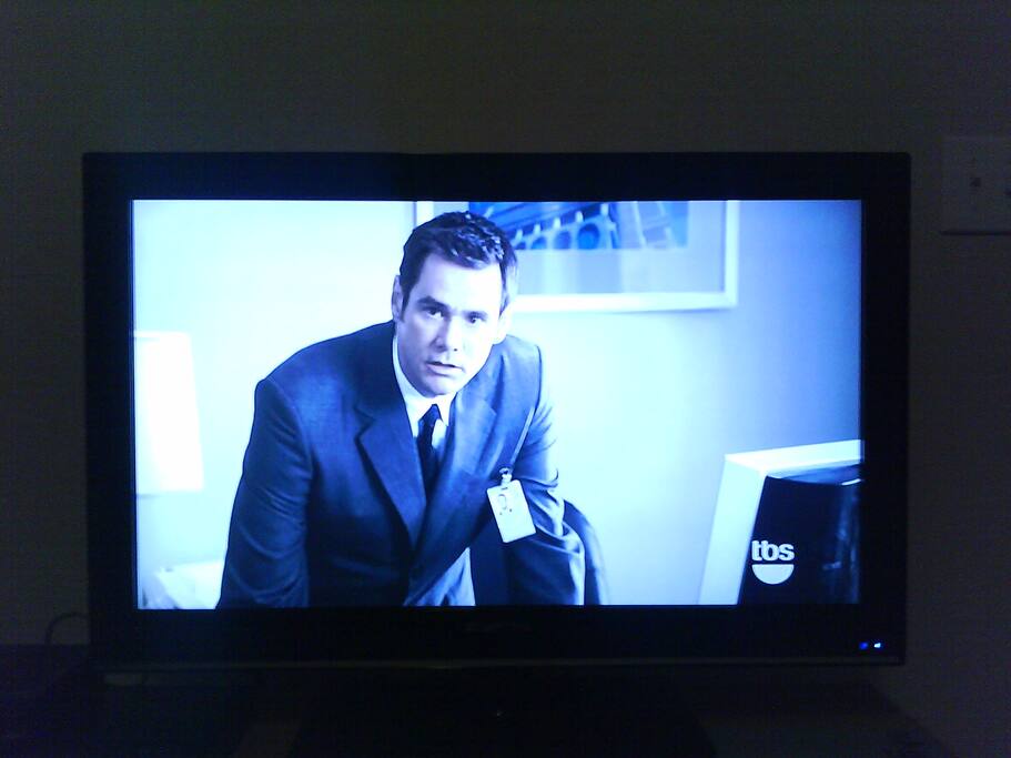 32 inch lcd tv with Netflix, Hulu, etc.