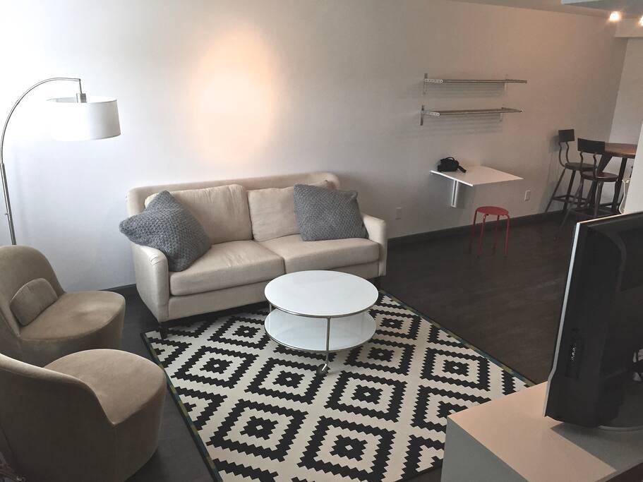 Cozy living space with flatscreen TV with cable and wifi