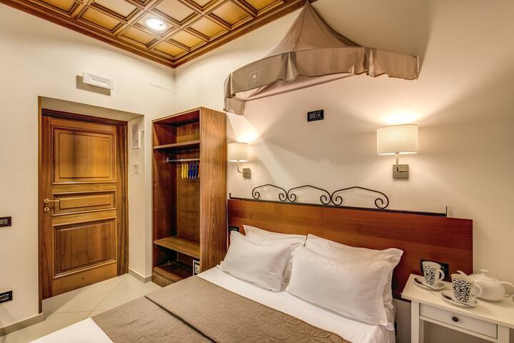 Matrimoniale Economy nel centro di Roma gallery image 3