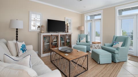 Successful Airbnb property: Beautiful Cottage Short Walk to Beach in Miramar Beach