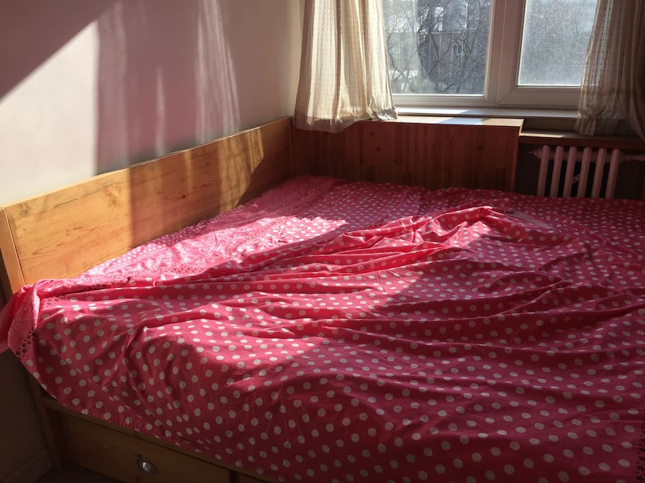 大床,2m乘1.8m