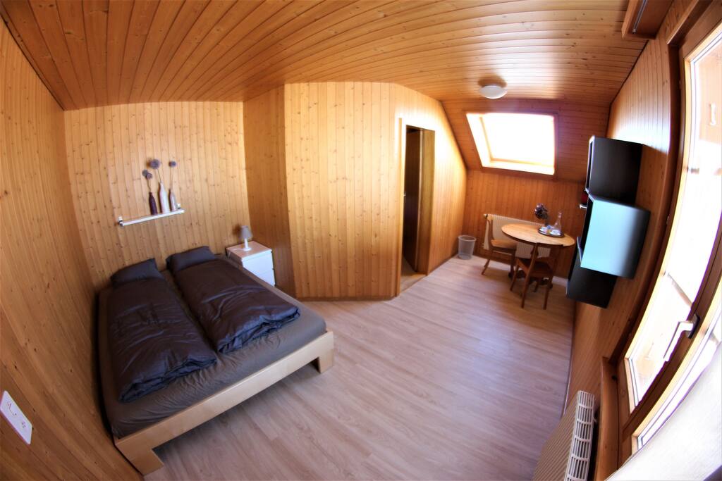 Double bed (160cm)