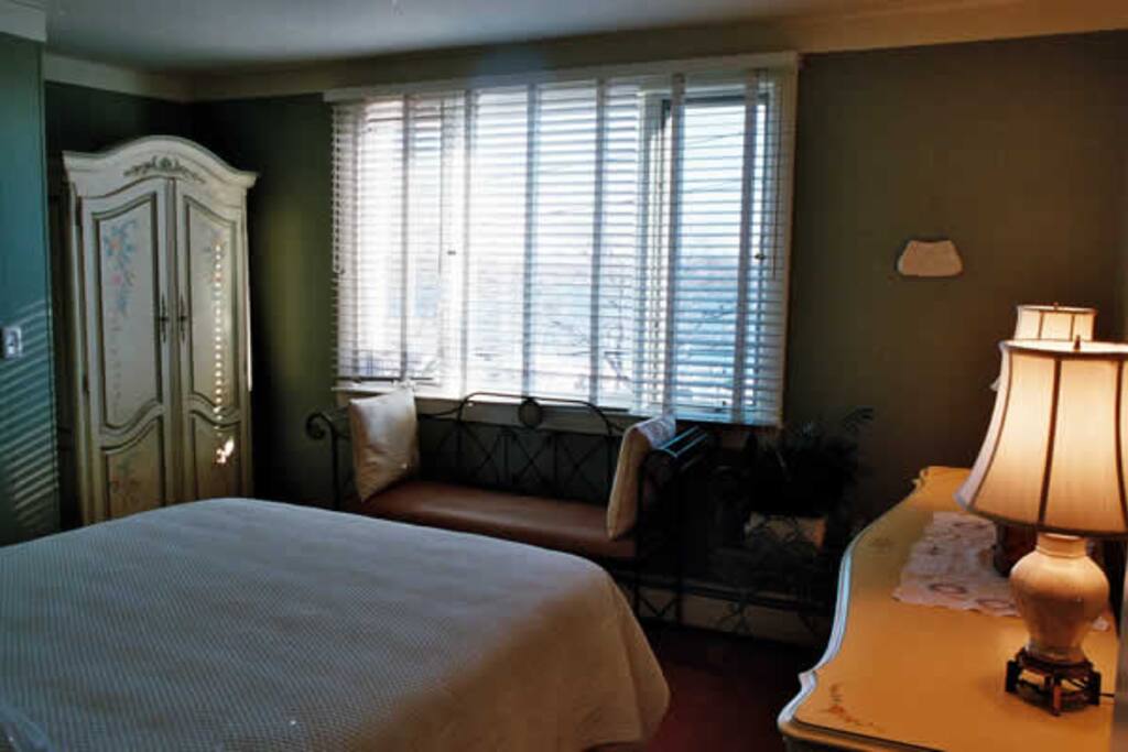 Master bedroom facing harbor