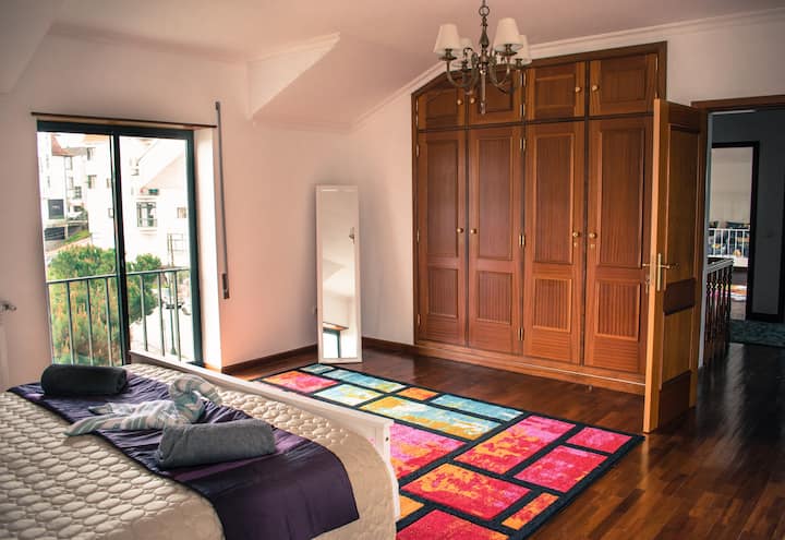 Chambre 1 avec placard intégré