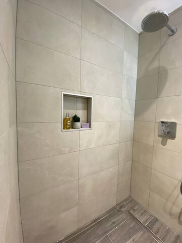 Notting Hill- superb 3 bedroom garden apartment gallery image 5