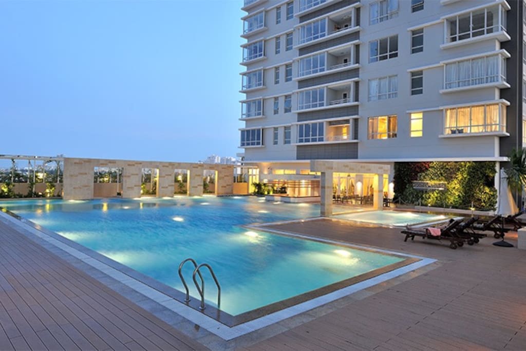 1ST SWIMMING POOL ON 4TH FLOOR
