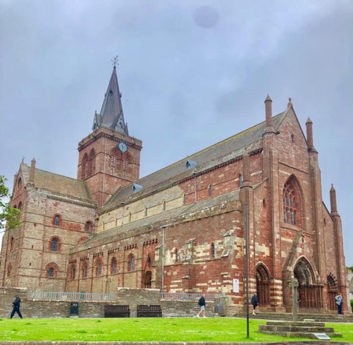 Kirkwall Town Centre, Apartment 2, St Magnus Lane. Apartments for