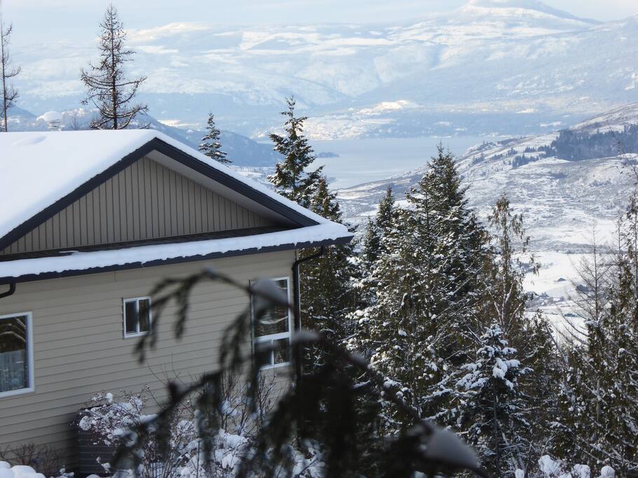 Winter mountain views from this beautiful country setting.