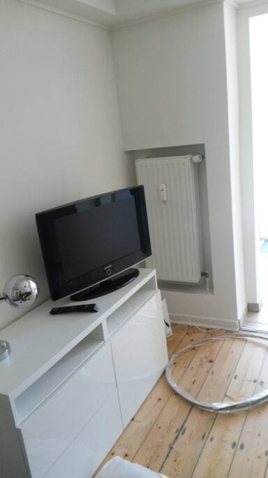 Natürlich gibt es auch einen Fernseher