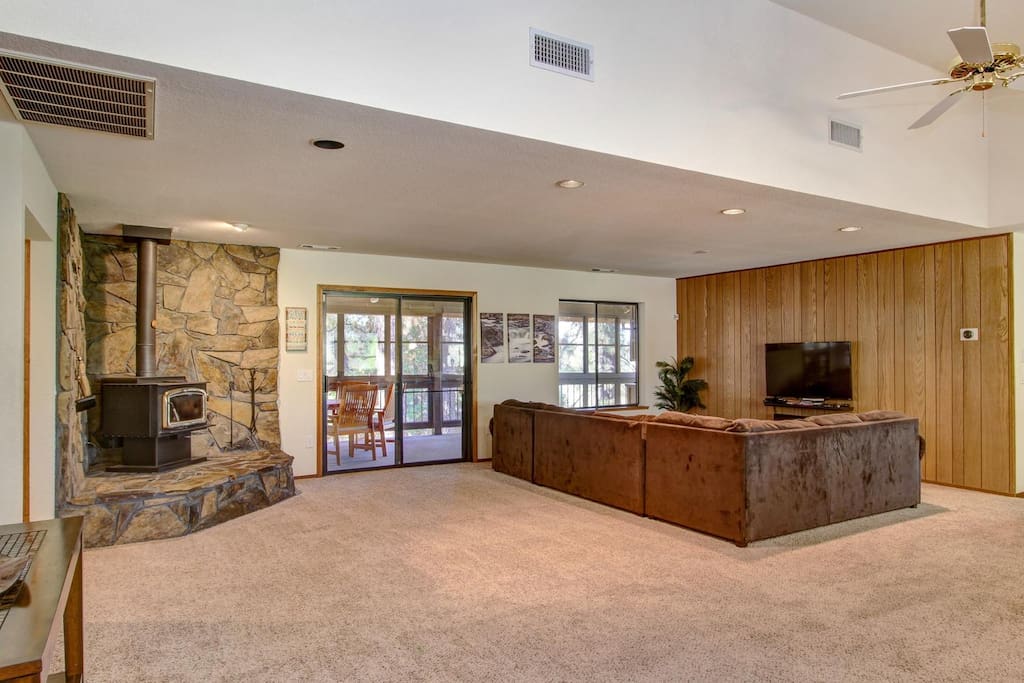 Huge, open great room with plenty of space for entertaining or additional sleeping. Brand new flat screen TV with Bluetooth soundbar and sub-woofer. Connect via your phone and play your own tunes or have theater sound when watching movies/tv.