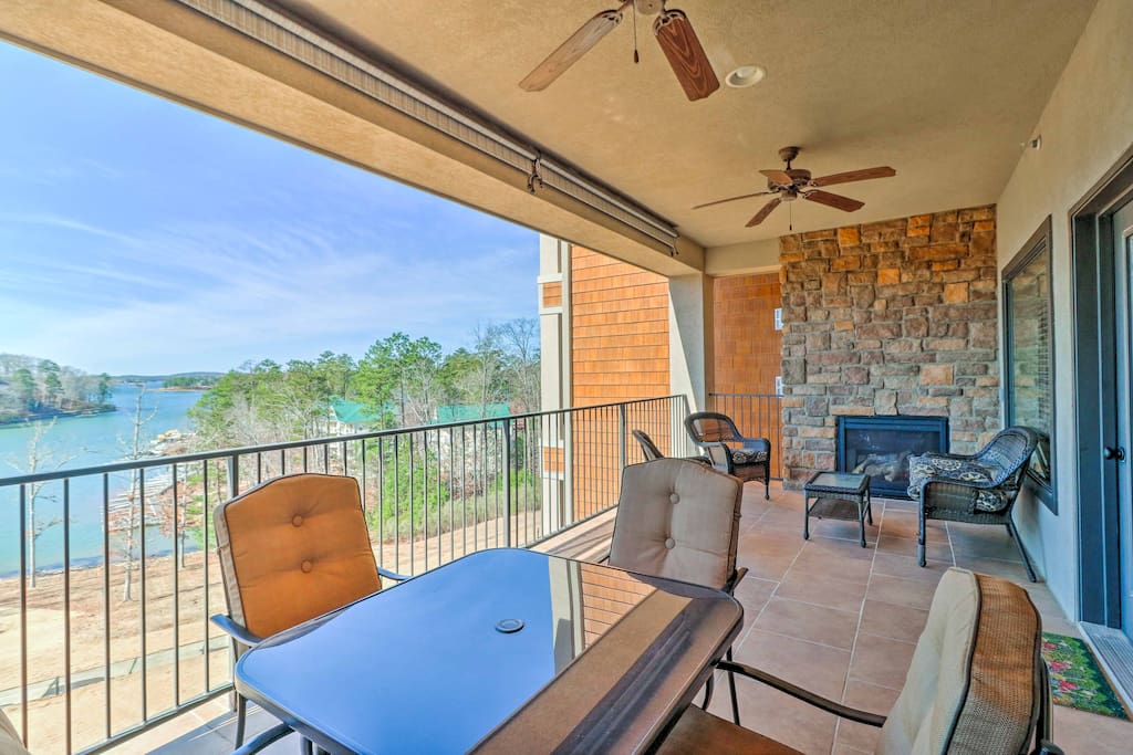 Up to 8 travelers will love the Lake Martin views from this unit's private balcony.