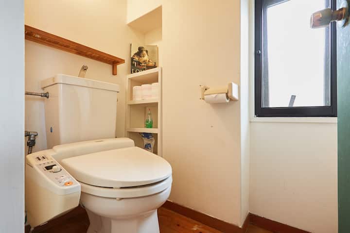 ウォシュレット付きトイレ
・ウォシュレット
電気便座トイレ