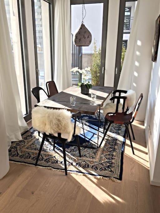 Bright living room & dining room (with updated carpets)