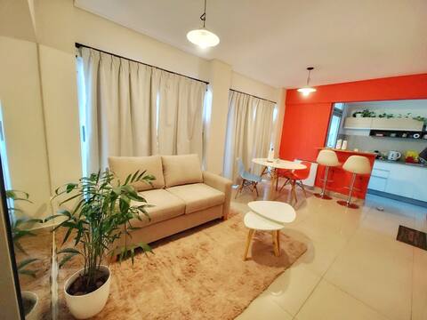 Bright apartment near downtown Banfield