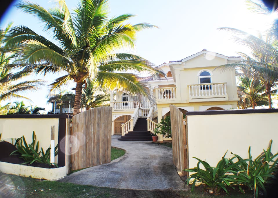 Street view of the Villa. Secure and easy gated access with circular driveway.