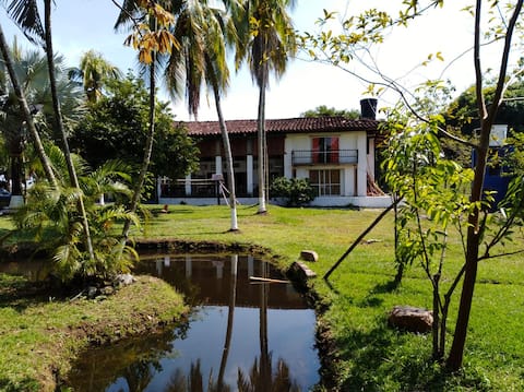 A beautiful vacation estate with a pool in Doradal.