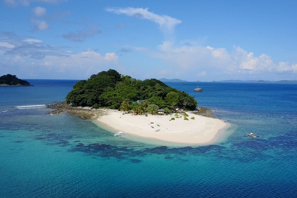 **PRIVATE ISLAND RETREAT** Brother Island, El Nido Islands for Rent