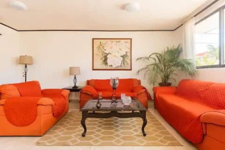 Casa Con Alberca Y Magnifica Ubicación Hasta 13 Pp - Cancún