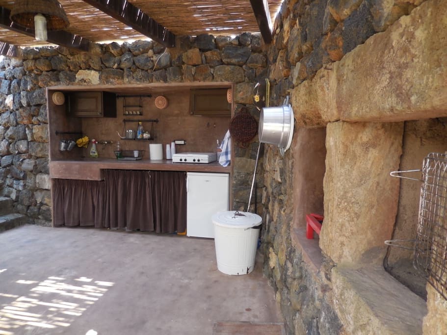 Cucina esterna dammuso blu