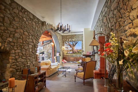 New- AMAZING Villa with exclusive POOL