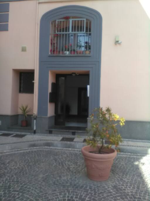 Cortile d' ingresso