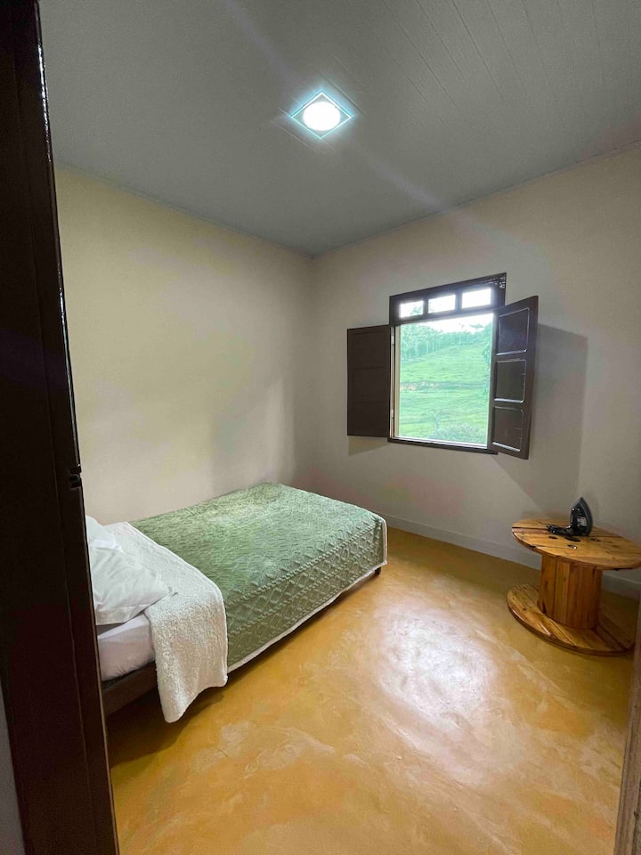 ห้องนอน 02 (เตียงคู่ 1 หลัง)