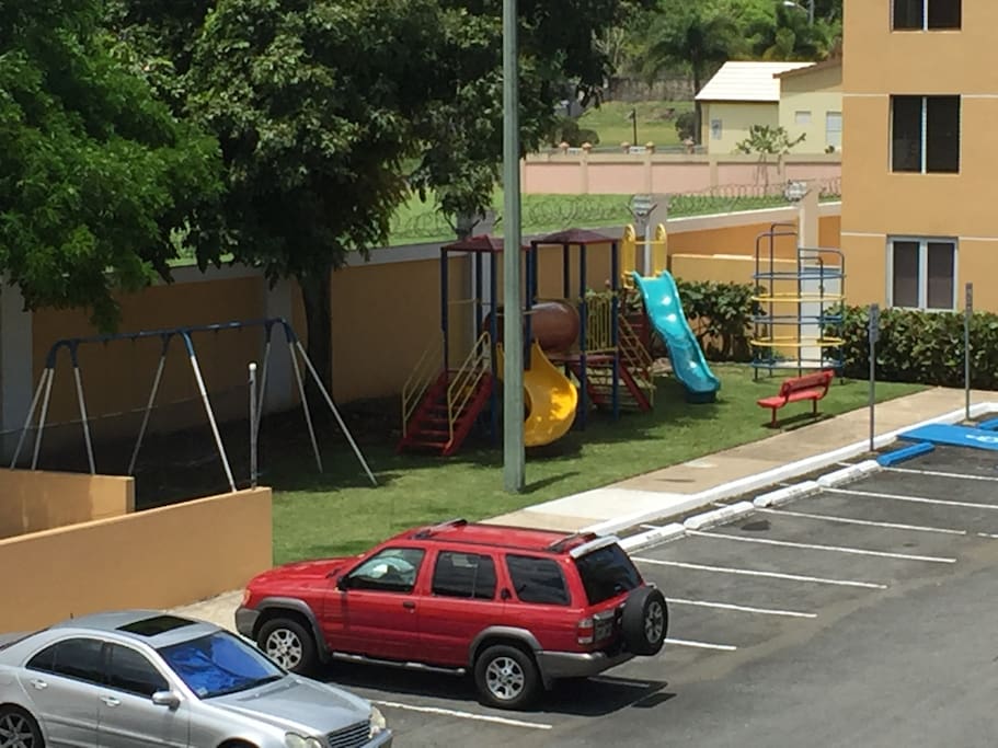 KIDS AREA