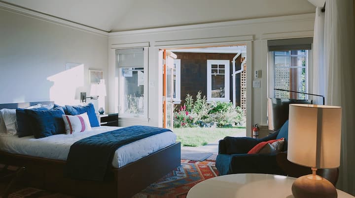 Seaview Cottage, Cates Hill, Bowen Island - Bowen Island
