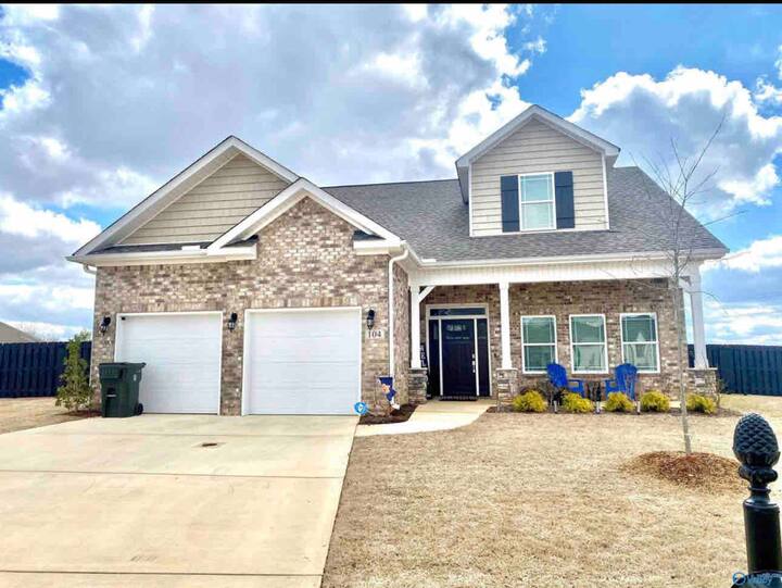 Lovely new home offering a private room/bath! Houses for Rent in